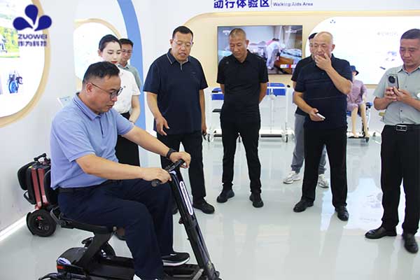 山东滕州市民政局局长翟华栋莅临作为科技，共探智慧养老新路径